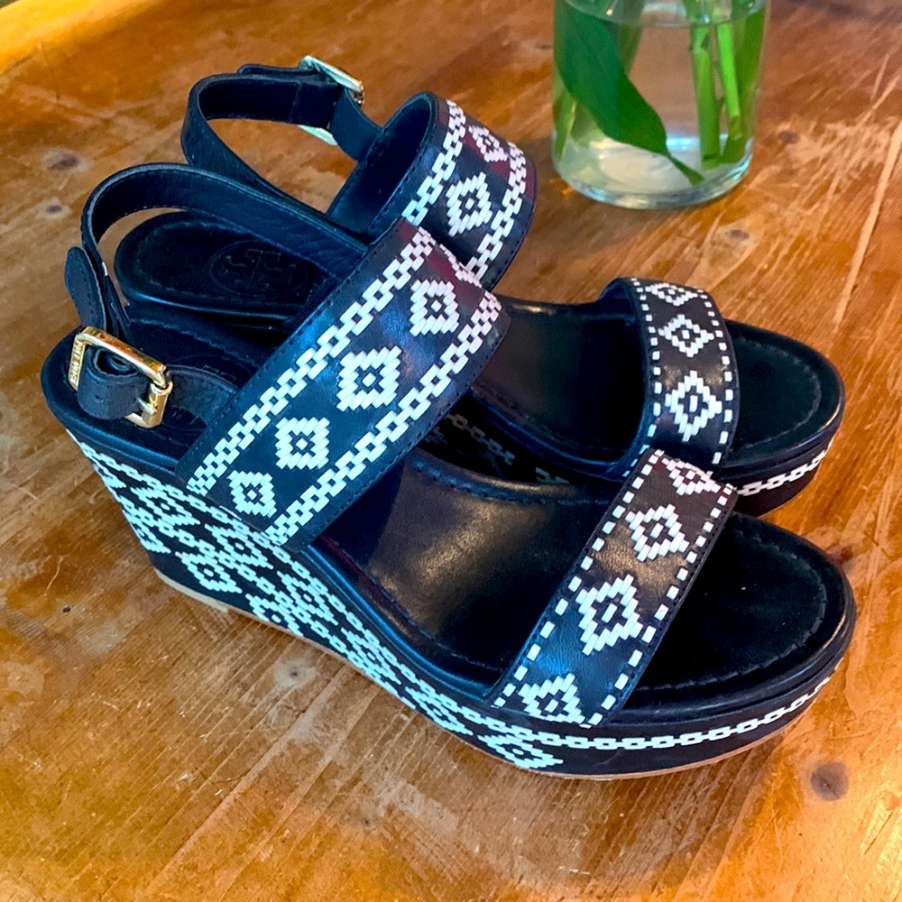 🌺 RARE Tory Burch leather wedge sandals